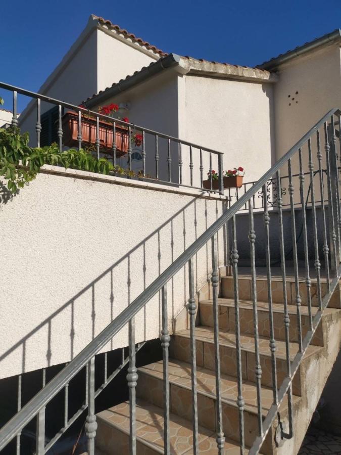 Apartments Luca Жаборич Экстерьер фото
